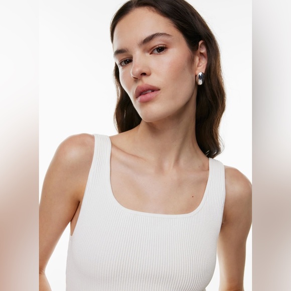 Aritzia Tops - Aritzia babaton white top